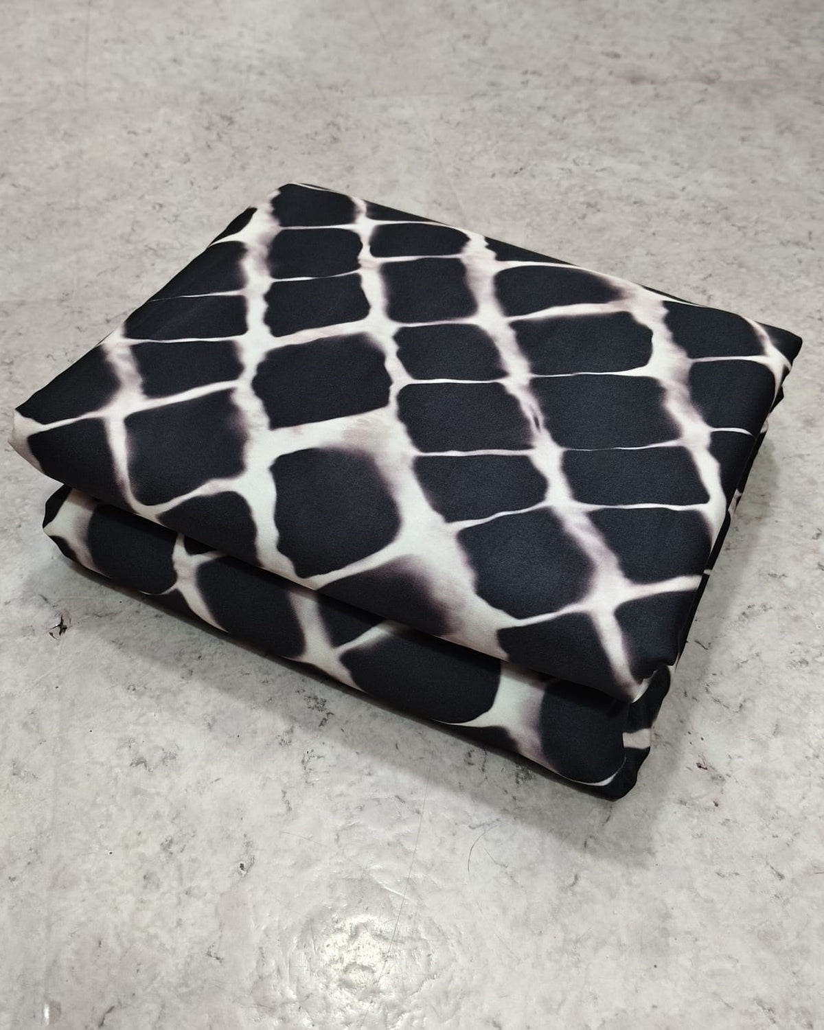 Black and white geometric micro crepe cut piece, 2.30 metre length